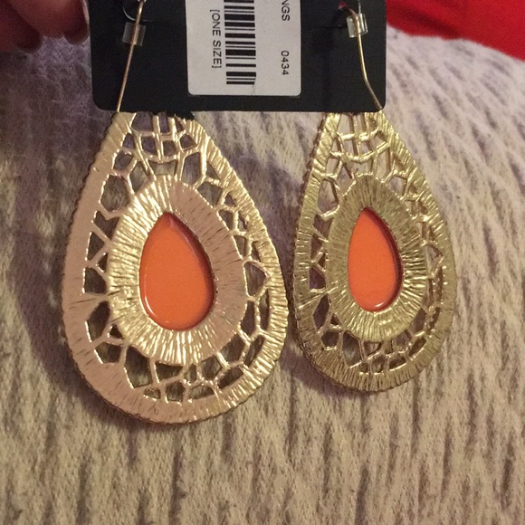 Earrings - Picture 3 of 3